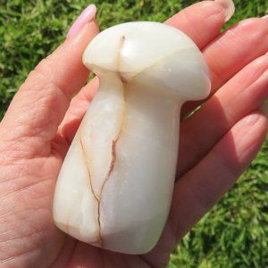 White Onyx Mushroom 3"
